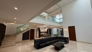 Dijual rumah Eksklusif di Mega Kuningan, Jakarta Selatan - LT 300m²