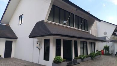 Rumah Prestisius untuk Disewakan di Pakubuwono, Jakarta Selatan, Harga 3 Miliar /tahun